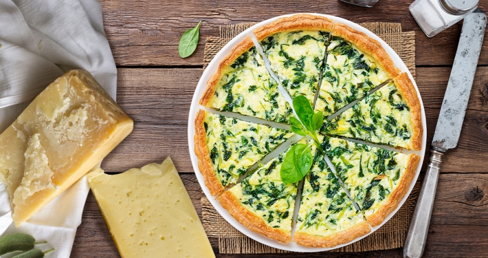 Torta salata con erbe aromatiche e Montasio DOP